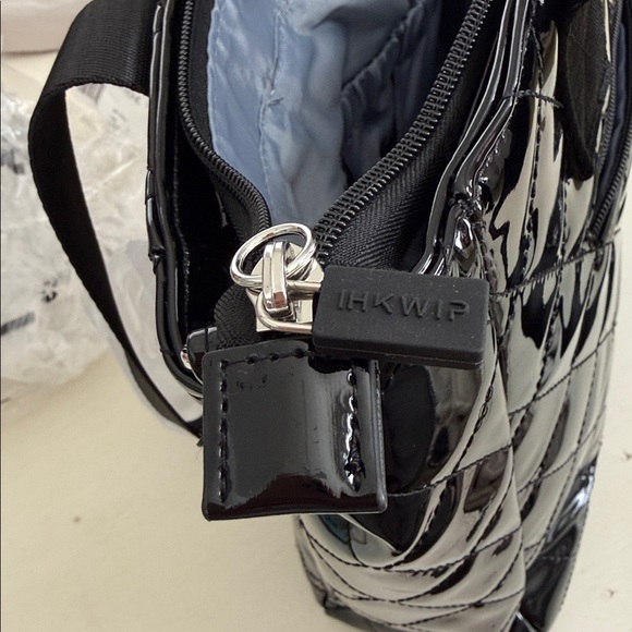 IHKWIP Quilted Carry Your Confidence Anti-Theft Tote Patent Black NWT - Picture 8 of 15